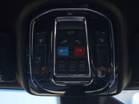 Used 2022 Jeep Grand Cherokee Summit AWD/4WD image 19
