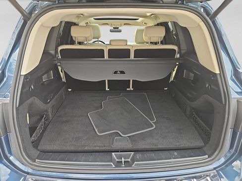 Used 2023 Mercedes-Benz GLB 250 4MATIC w/ Premium Package image 28