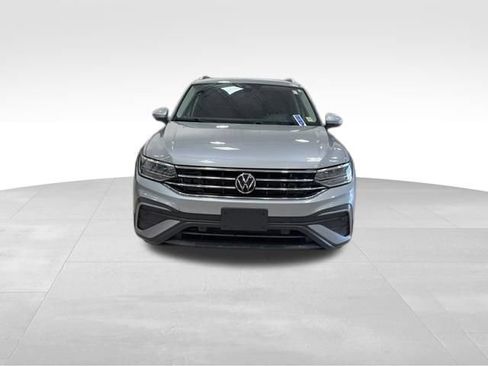 Used 2022 Volkswagen Tiguan SE AWD/4WD image 4