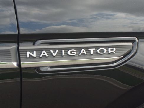 Used 2022 Lincoln Navigator Reserve AWD/4WD image 20