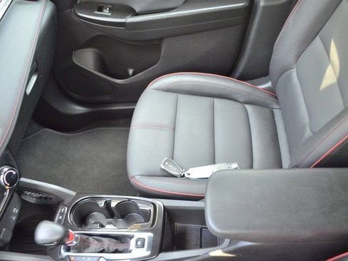 Used 2024 Chevrolet TrailBlazer RS image 24