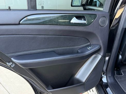 Used 2019 Mercedes-Benz GLE 400 4MATIC image 24