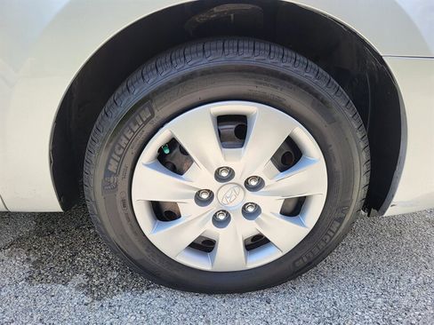 Used 2011 Hyundai Elantra GLS image 31