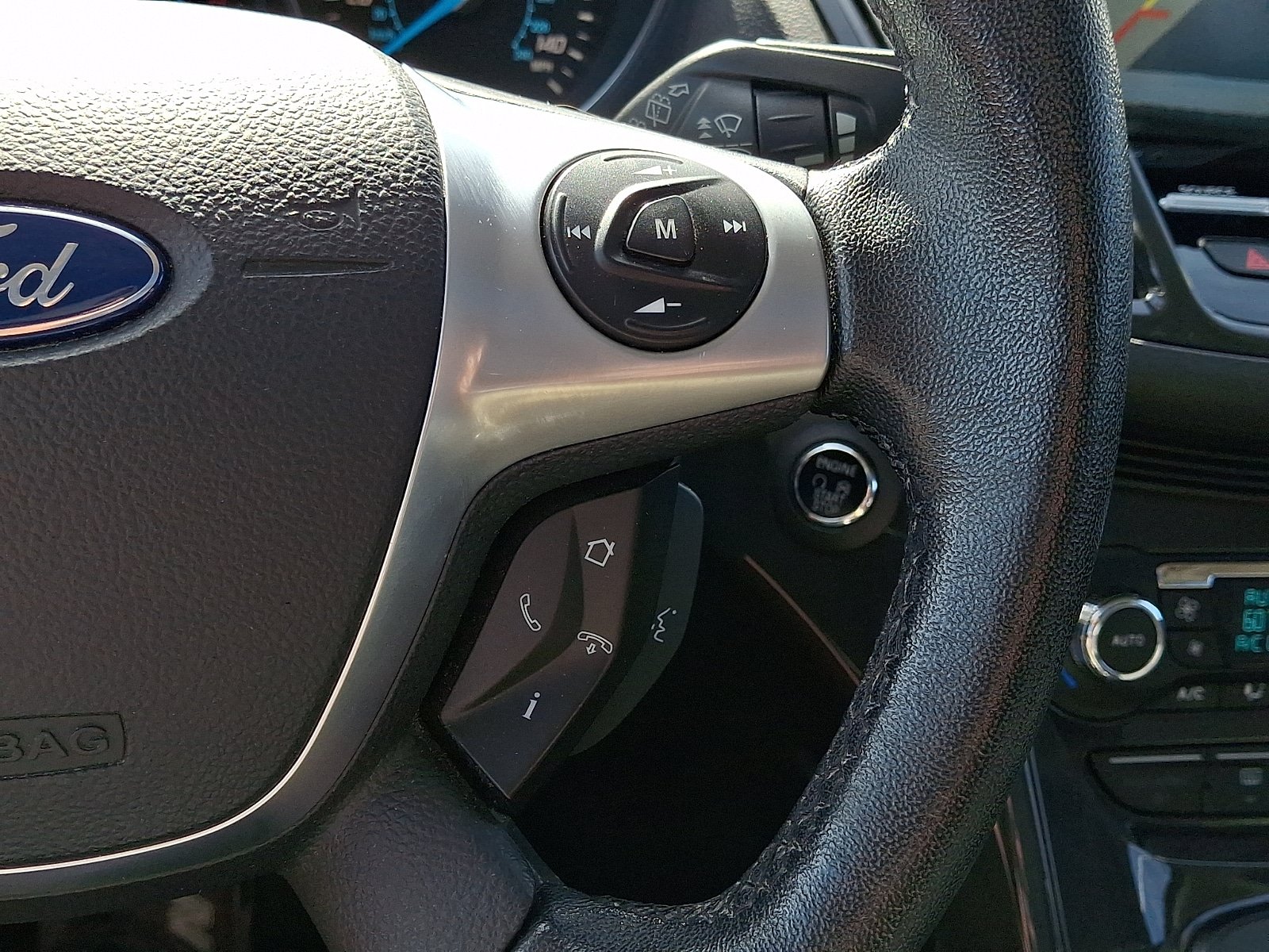 Used 2014 Ford Escape Titanium w/ Equipment Group 401A FWD image 24
