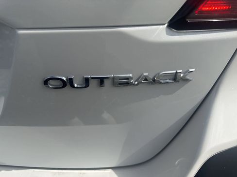 Used 2022 Subaru Outback Limited w/ Popular Package #2 image 12