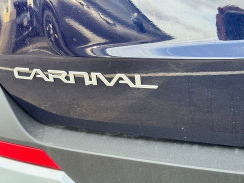 New 2026 Kia Carnival FWD image 9