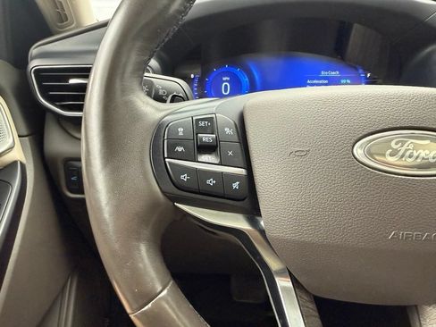 Used 2020 Ford Explorer Platinum w/ Premium Technology Package AWD/4WD image 46