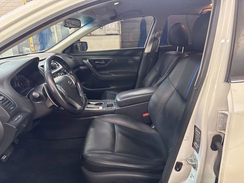 Used 2018 Nissan Altima 2.5 SR w/ SR Midnight Edition image 10