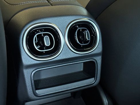 New 2025 Mercedes-Benz C 300 4MATIC Sedan image 15