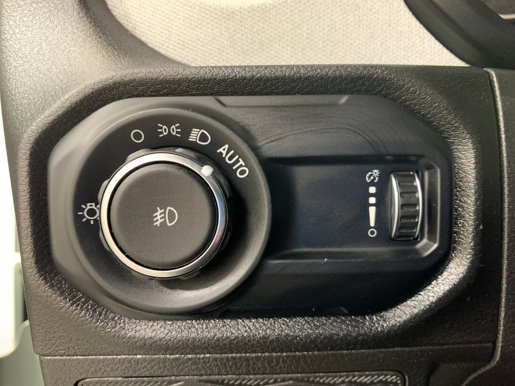 Used 2024 Jeep Wrangler Unlimited Sport AWD/4WD image 12