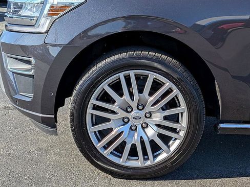 Used 2022 Ford Expedition Max Limited image 10