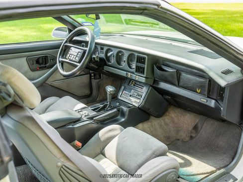 Used 1989 Pontiac Firebird Trans Am RWD image 56