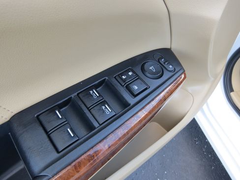 Used 2012 Honda Accord EX-L image 24