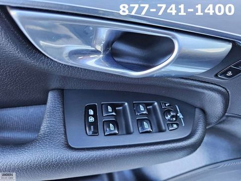 Used 2017 Volvo XC90 T5 Momentum w/ Vision Package image 18