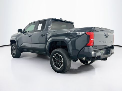 Used 2025 Toyota Tacoma TRD Sport AWD/4WD image 5