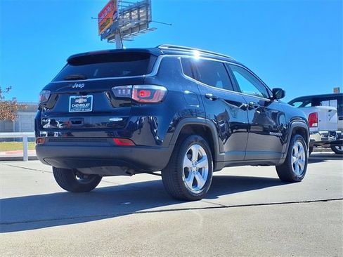 Used 2018 Jeep Compass Latitude w/ Safe & Security Group image 7