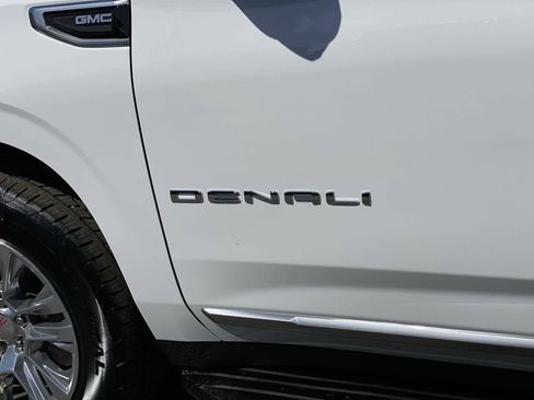 Used 2024 GMC Yukon Denali AWD/4WD image 10