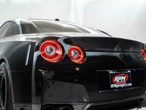Used 2012 Nissan GT-R Black Edition AWD/4WD image 11