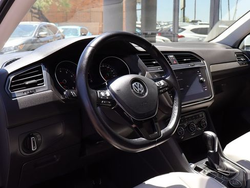 Used 2019 Volkswagen Tiguan SE w/ Panoramic Sunroof Package AWD/4WD image 39