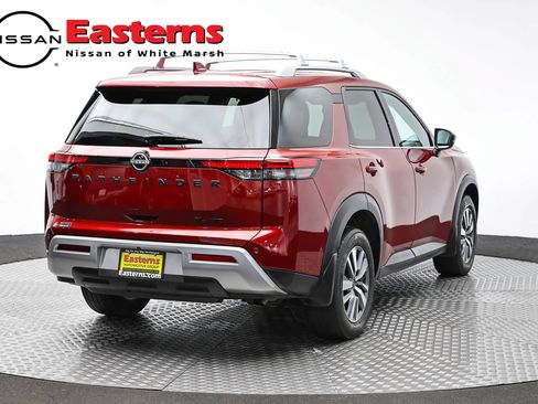 Used 2023 Nissan Pathfinder SL w/ Lighting Package (N92) AWD/4WD image 5