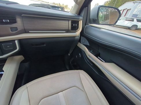 Certified 2024 Ford Expedition Limited image 19