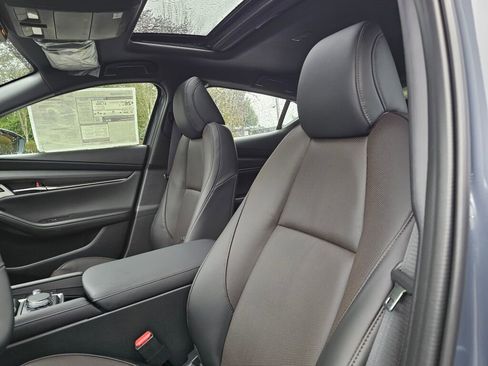 New 2026 MAZDA MAZDA3 Hatchback w/Premium Plus Pkg image 11