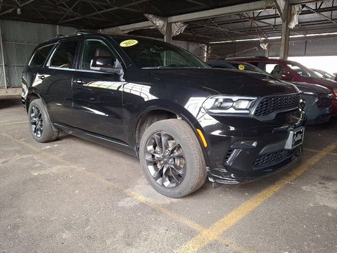 Used 2023 Dodge Durango GT AWD/4WD image 2
