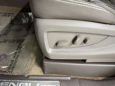 Used 2018 GMC Yukon XL Denali w/ Denali Ultimate Package image 10