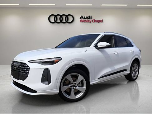 New 2026 Audi Q5 Premium Plus AWD/4WD image 1