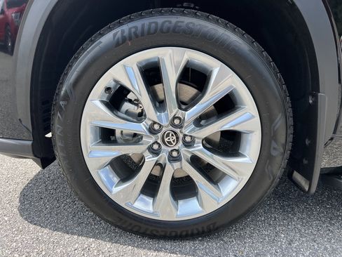 New 2026 Toyota Highlander Limited AWD/4WD image 13