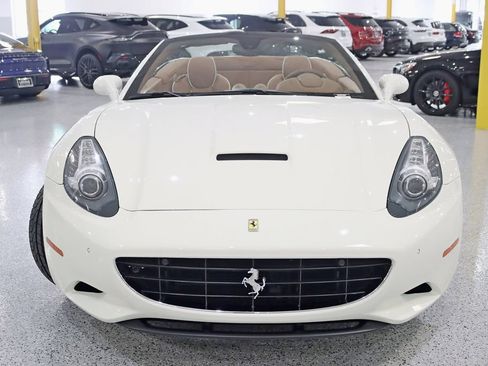 Used 2011 Ferrari California RWD image 10