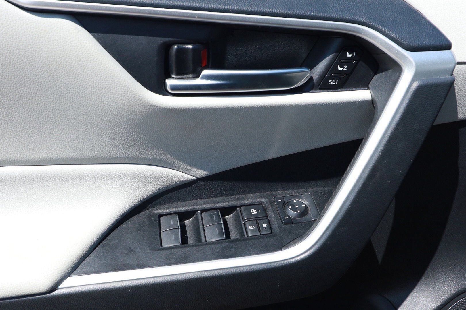 Used 2024 Toyota RAV4 XLE Premium w/ Weather Package FWD image 23