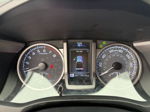 Used 2022 Toyota Tacoma SR5 image 12
