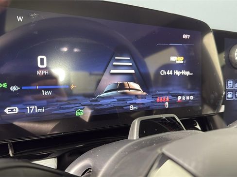 Certified 2025 Chevrolet Silverado EV RST image 20