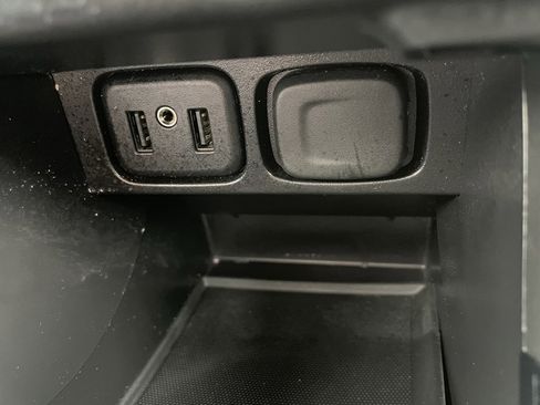 Certified 2021 Buick Encore Preferred image 29