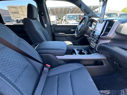 New 2026 RAM 1500 Express AWD/4WD image 14