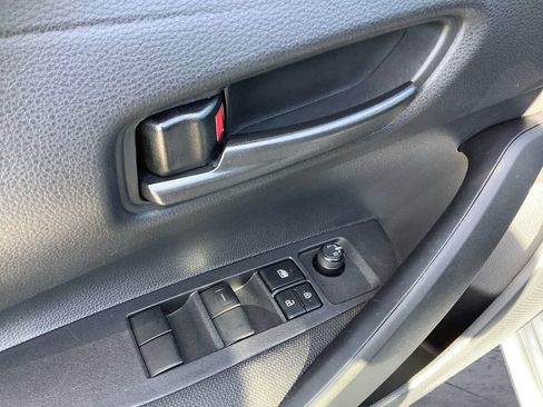 Used 2025 Toyota Corolla LE FWD image 11