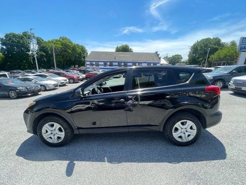 Used 2015 Toyota RAV4 LE AWD/4WD image 9