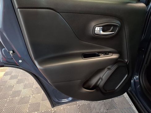 Used 2022 Jeep Renegade Latitude w/ Convenience Group image 15