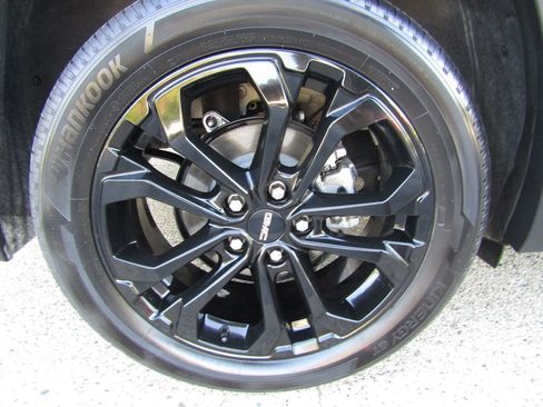 Used 2022 GMC Terrain SLT w/ Infotainment Package II image 36