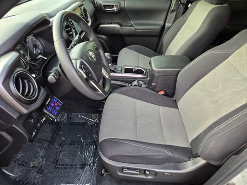 Used 2023 Toyota Tacoma 4x4 Double Cab image 10