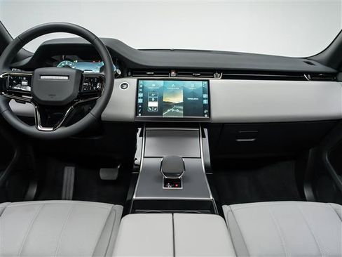 Used 2026 Land Rover Range Rover Evoque S AWD/4WD image 18