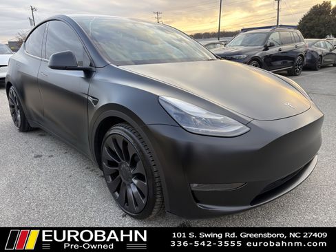 Used 2023 Tesla Model Y Performance image 25