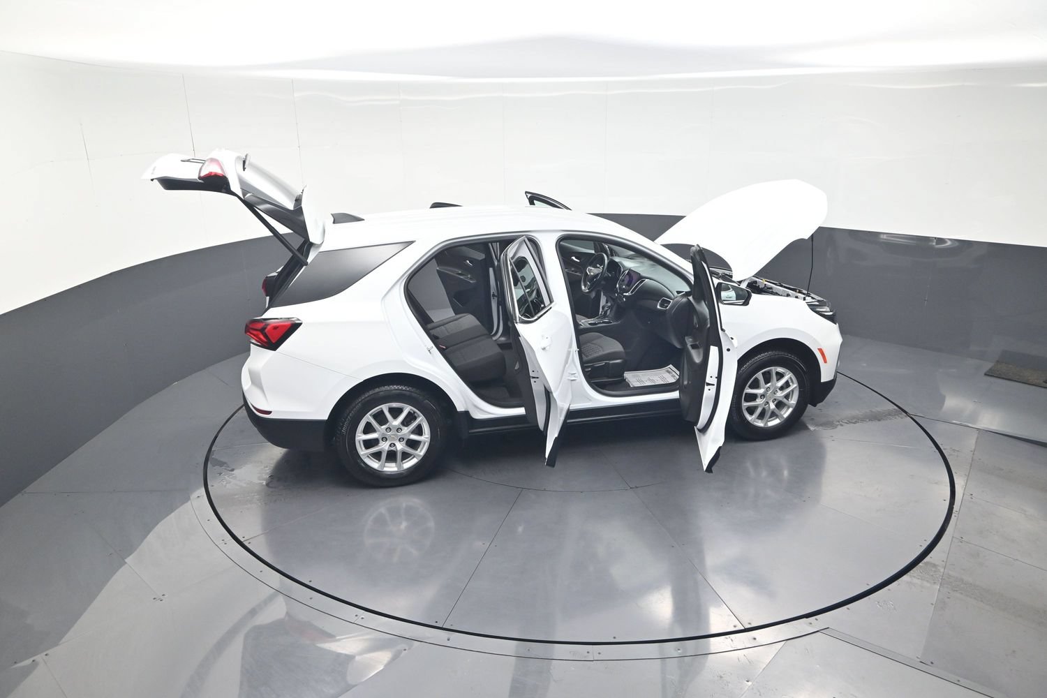 Used 2024 Chevrolet Equinox LT AWD/4WD image 14