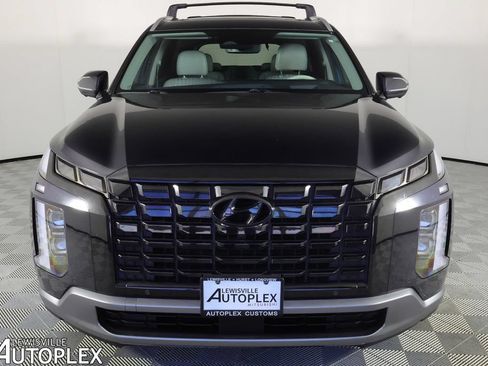 Used 2024 Hyundai Palisade Limited AWD/4WD image 2