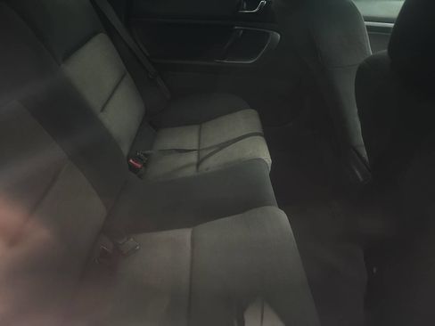 Used 2007 Subaru Outback 2.5i image 7