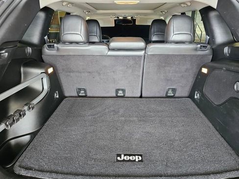 Used 2018 Jeep Cherokee Overland w/ Technology Group image 38