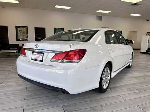 Used 2011 Toyota Avalon FWD image 6