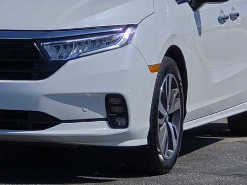Certified 2022 Honda Odyssey Touring image 17