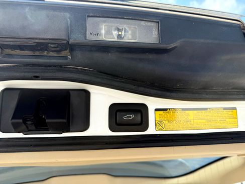 Used 2015 Lexus LX 570 4WD image 9